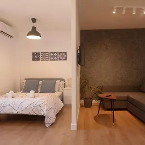 Cozy Studio Near To Airport Madrid